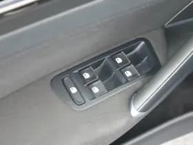 Volkswagen Golf thumbnail 12