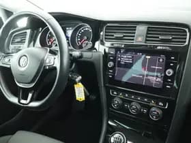 Volkswagen Golf thumbnail 3