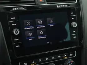 Volkswagen Golf thumbnail 24