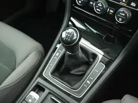 Volkswagen Golf thumbnail 31