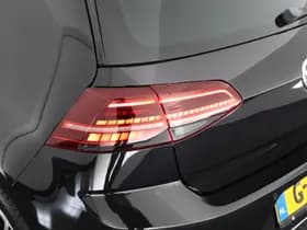 Volkswagen Golf thumbnail 37