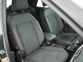 Volkswagen T-Roc thumbnail 2