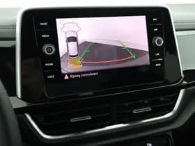 Volkswagen T-Roc thumbnail 5