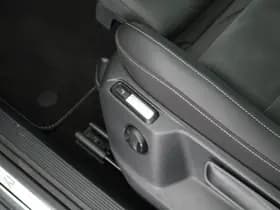 Volkswagen T-Roc thumbnail 6