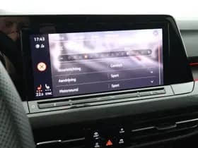 Volkswagen Golf thumbnail 32