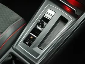 Volkswagen Golf thumbnail 45