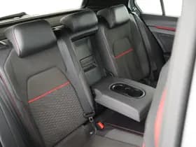 Volkswagen Golf thumbnail 48