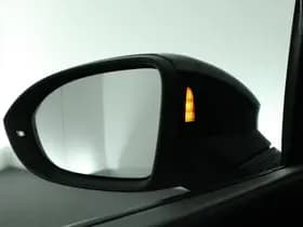 Volkswagen Golf thumbnail 8