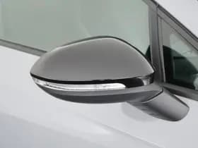 Volkswagen Golf thumbnail 9