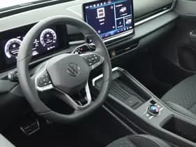 Volkswagen T-Roc thumbnail 3