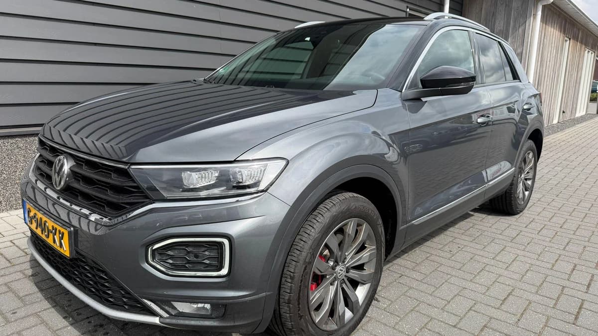 Volkswagen T-Roc — foto 1