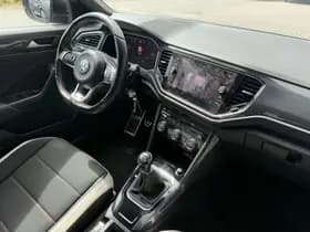 Volkswagen T-Roc thumbnail 3