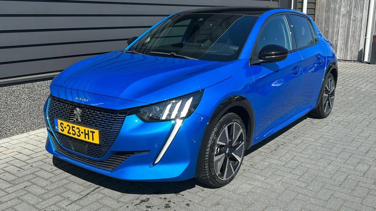 Peugeot e-208 — foto 1