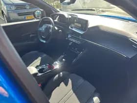 Peugeot e-208 thumbnail 2