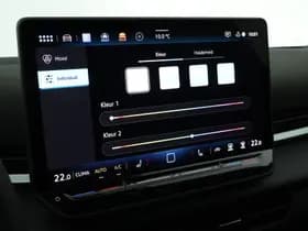 Volkswagen T-Roc thumbnail 36