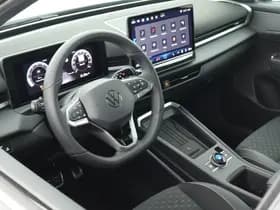Volkswagen T-Roc thumbnail 3