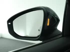 Volkswagen T-Roc thumbnail 7