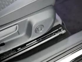 Volkswagen T-Roc thumbnail 8