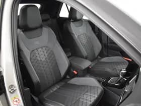 Volkswagen T-Roc thumbnail 2