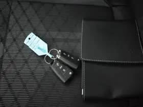 Volkswagen T-Roc thumbnail 51