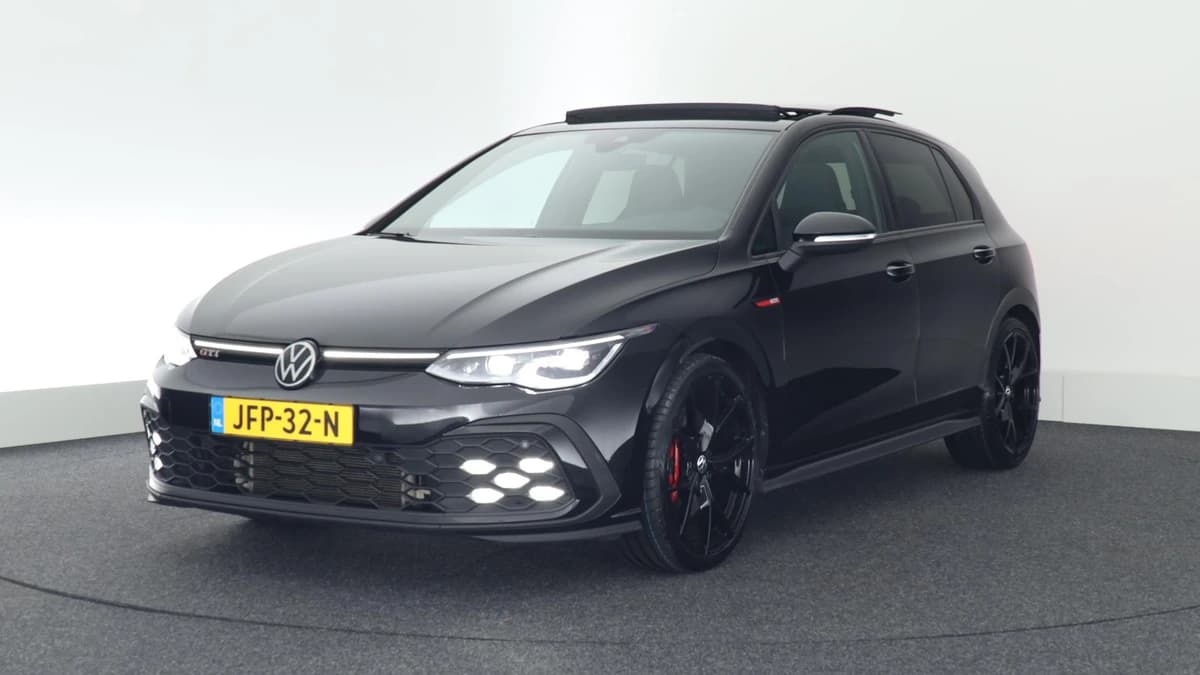 Volkswagen Golf — foto 1