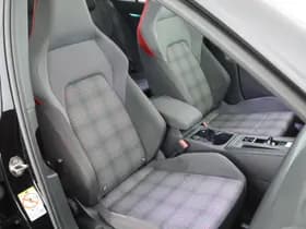 Volkswagen Golf thumbnail 2