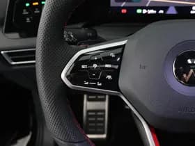 Volkswagen Golf thumbnail 17