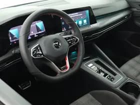 Volkswagen Golf thumbnail 3