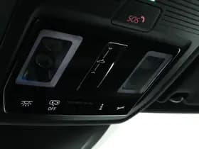 Volkswagen Golf thumbnail 37