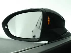 Volkswagen Golf thumbnail 6