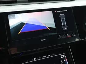 Audi e-tron thumbnail 4
