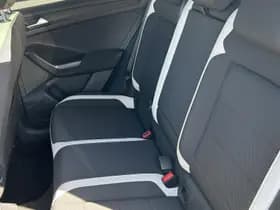 Volkswagen T-Roc thumbnail 4