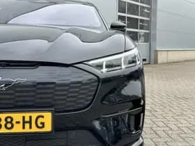 Ford Mustang thumbnail 5