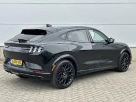 Ford Mustang thumbnail 6