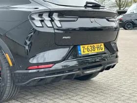 Ford Mustang thumbnail 8