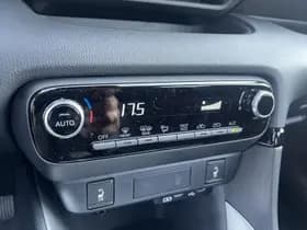 Mazda 2 thumbnail 16
