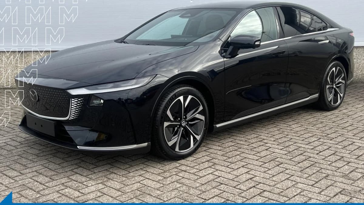 Mazda 6e — foto 1