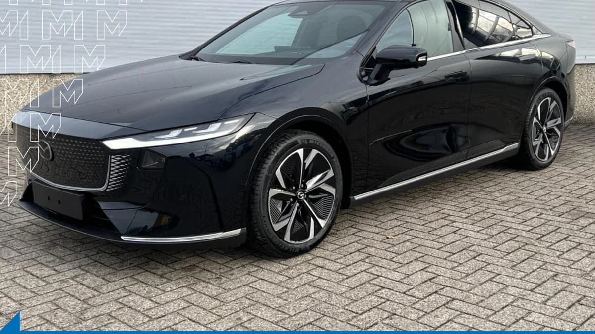 Mazda 6e — foto 1