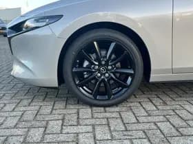 Mazda 3 thumbnail 3