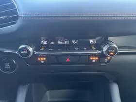 Mazda 3 thumbnail 21