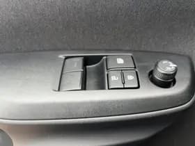 Mazda 2 thumbnail 11