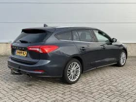 Ford Focus thumbnail 4