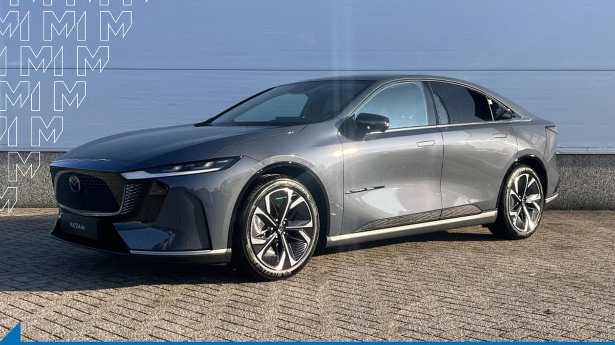Mazda 6e — foto 1