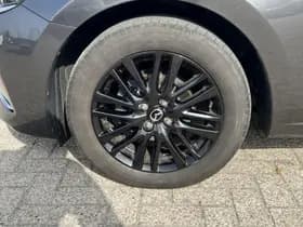 Mazda 2 thumbnail 5