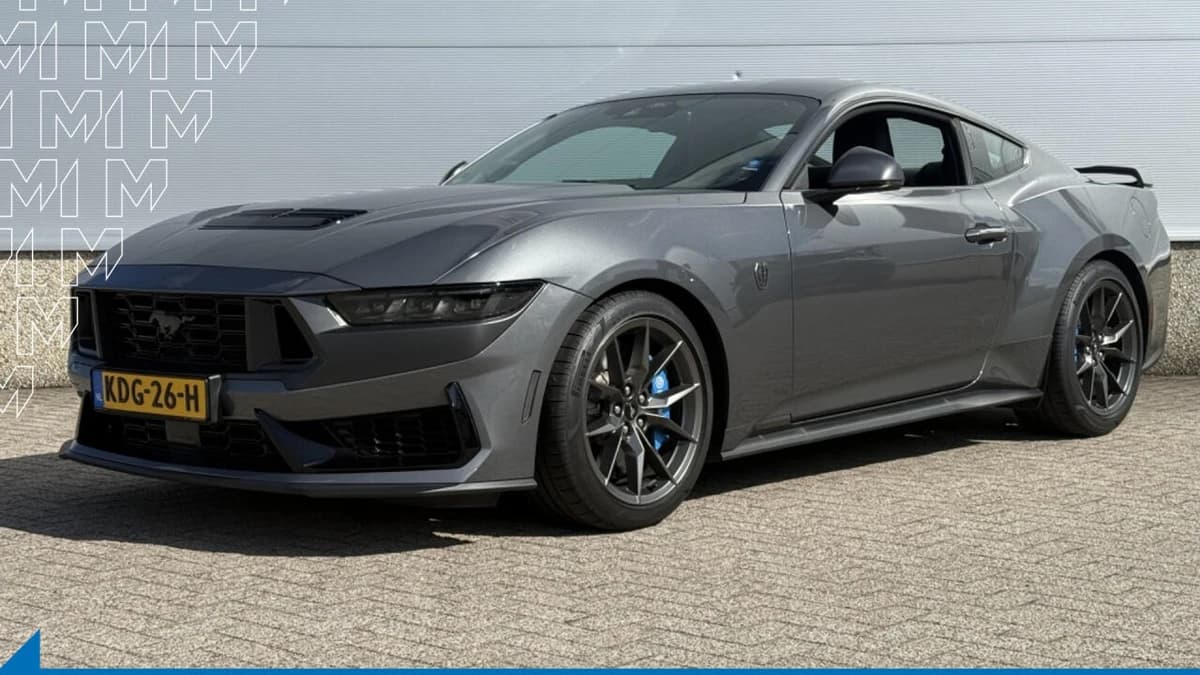 Ford Mustang — foto 1
