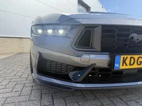 Ford Mustang thumbnail 4