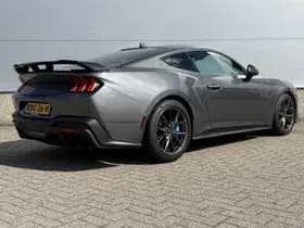 Ford Mustang thumbnail 6