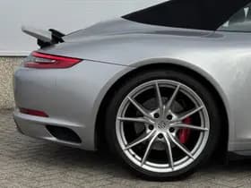 Porsche 911 thumbnail 10