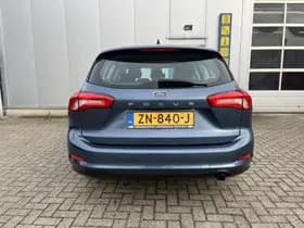 Ford Focus thumbnail 4