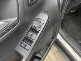 Ford Kuga thumbnail 19